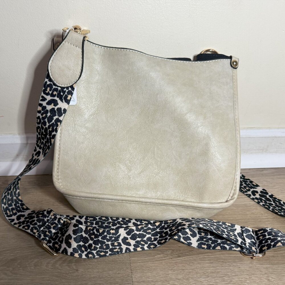 NWOT Women Faux Leather Crossbody Leopard Strap Bag